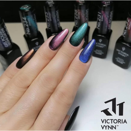233 Tanzanite Stone Cat Eye Gel polish 8ml VICTORIA VYNN