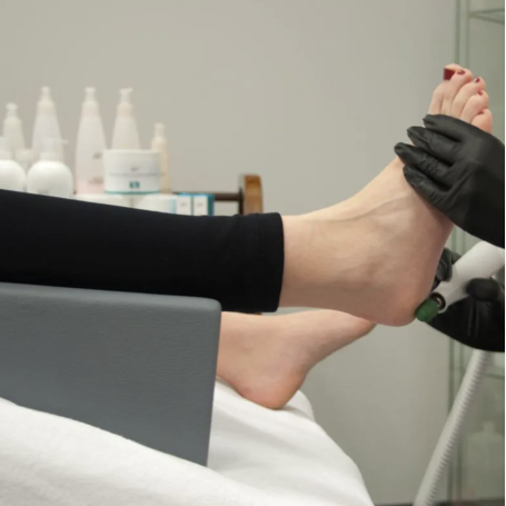 Pediküre-Fußstütze Weiß