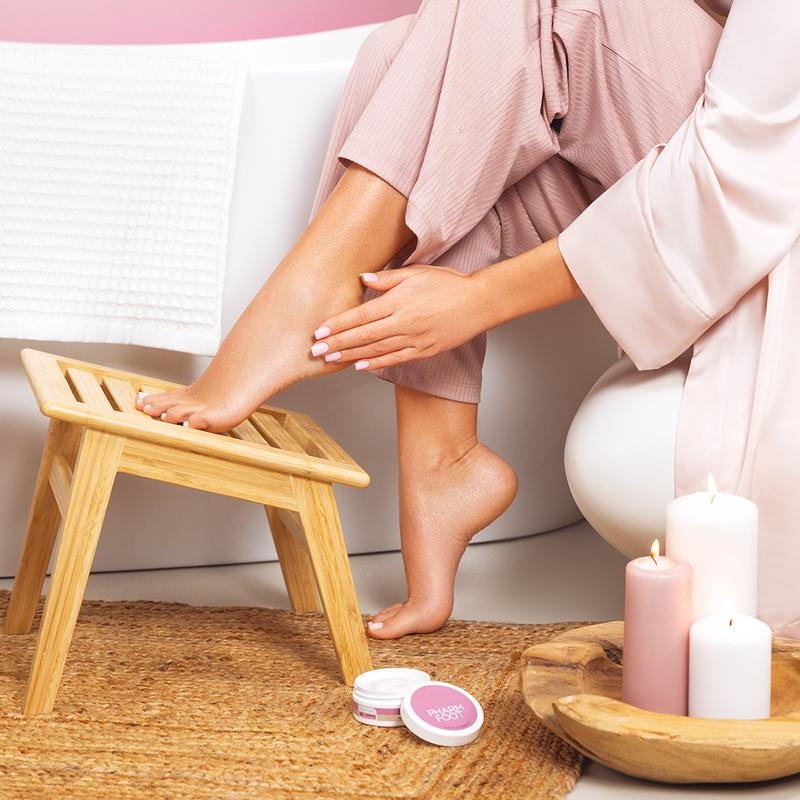 UREA FORTE WEICHMACHENDE & FEUCHTIGKEITSSPENDENDE SALBE 25% UREA 75 ml PHARM FOOT VICTORIA VYNN-CREME FÜR DIE FÜßE-Double Beauty Shop