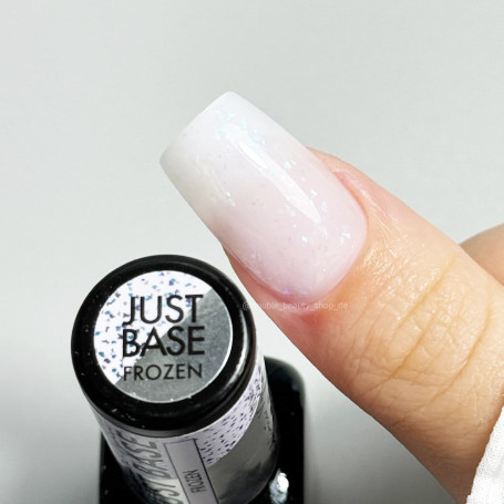 FROZEN — Just Base (Base Coat) 8 ml VICTORIA VYNN