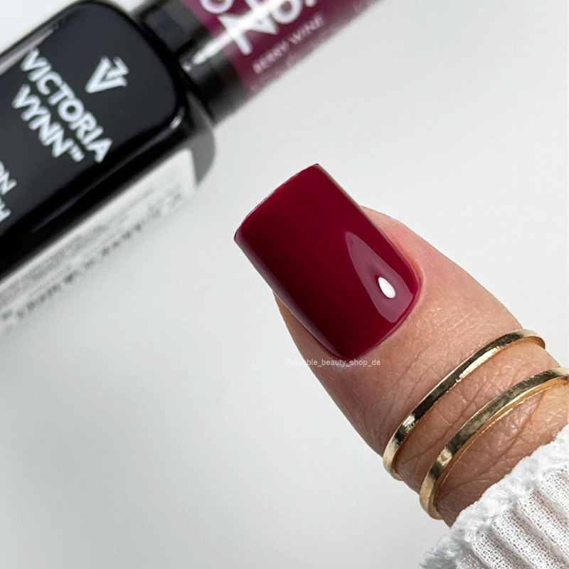 030 Berry Wine Gel polish 8ml VICTORIA VYNN-Online-Shop-Double Beauty Shop